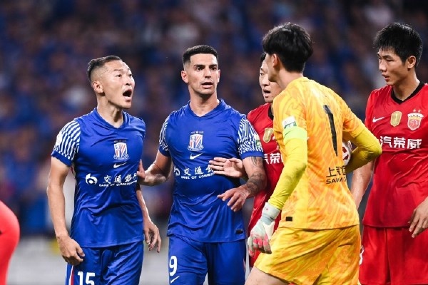 缺中锋的海港，跟少边锋的申花，哪一个更强？