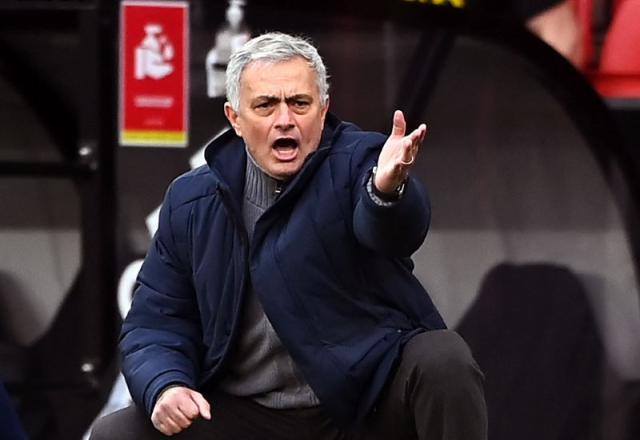 开云体育APP-穆帅：别把球员表现跟战术挂钩 球员应对自己负责