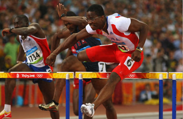 刘翔劲敌罗伯斯近况！标准爱国青年 定居哈瓦那当主播经营农场酒吧|古巴|伊朗女足|移民|收入|体坛_新浪体育_新浪新闻