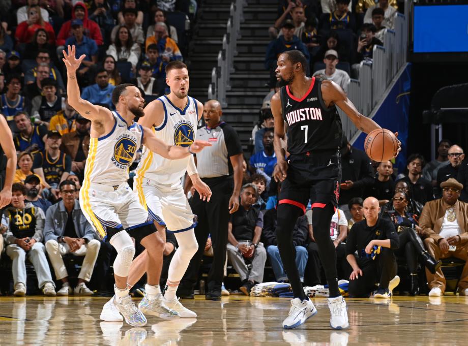 开云体育入口-杜兰特31+8+8库里复出29分错失绝杀 火箭1分险胜勇士